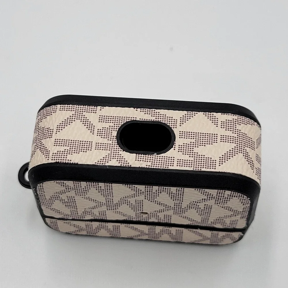 MK Logo‎ Case Cover Ipod Pro Max 1 And 2 Preteen Teen Read